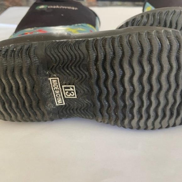 Oakiware kids size 13 rainboot with dinosaurs - Picture 3 of 4